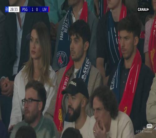 法國(guó)F1車手大團(tuán)建，奧康、加斯利和哈賈爾觀戰(zhàn)大巴黎vs利物浦