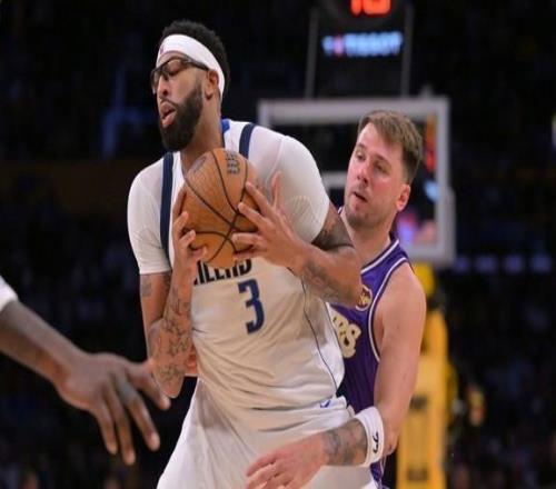 濃眉首談被交易至獨(dú)行俠：以為要和東契奇聯(lián)手，痛批湖人毫無尊重