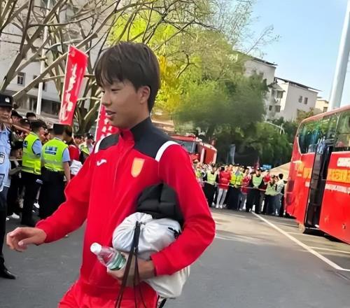 劉建業(yè)可以放心了！愛將李鎮(zhèn)全沒有被足協(xié)處罰，下一輪正常出戰(zhàn)