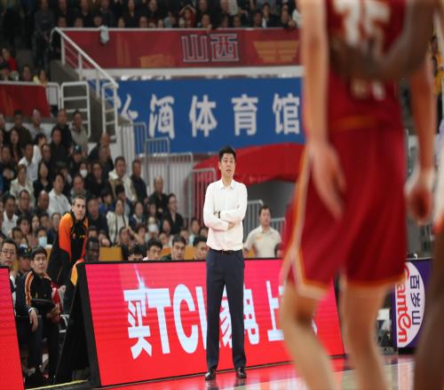 山西輸球！全隊拒回更衣室！球員努力球隊掙扎，向潘江提五個問題