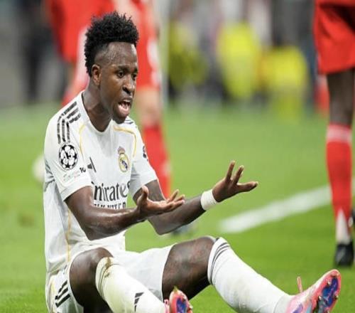 TA：姆巴佩、維尼修斯和球隊脫節(jié)，其他八人要通過跑動來平衡