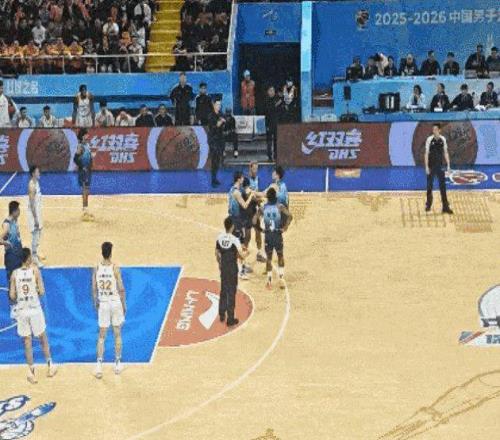 貝茲利和隊(duì)友沖突寧波賽后宣布解約：外援無(wú)特權(quán)！