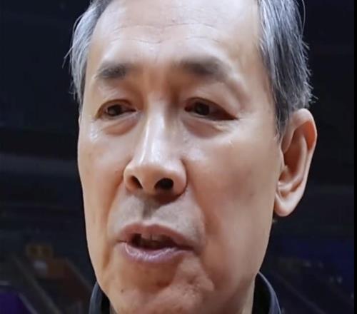 許利民：做好防守會(huì)帶動(dòng)進(jìn)攻并打開局勢(shì)，我們能打出高水平比賽