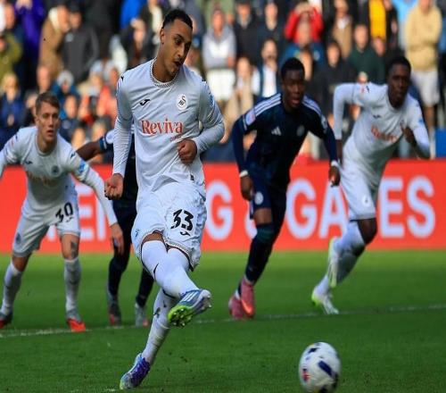 斯旺西主帥把萊斯特城危機當"背景板"：442不會變