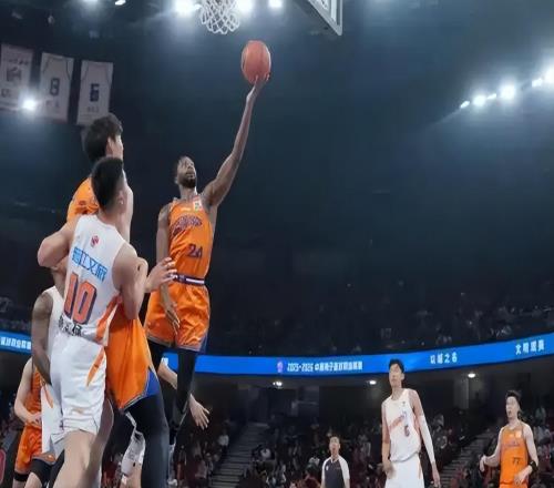 隨著上海18連勝，廣東大勝33分，CBA最新排名出爐！廣廈排第2