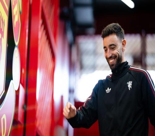 曼晚：曼聯(lián)去年夏窗最佳操作就是留住B費，今夏也不會放他走