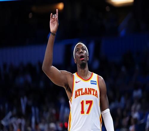 身材嚴重受限！老鷹先發(fā)中鋒在防守端簡直是被騎士各種打爆