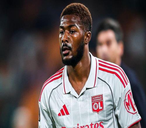 歐聯(lián)杯15人名單藏了3年，老球迷看到第7個(gè)名字愣了