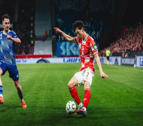 美因茨官方：韓國國腳李在城左腳大腳趾受傷，缺席球隊訓(xùn)練