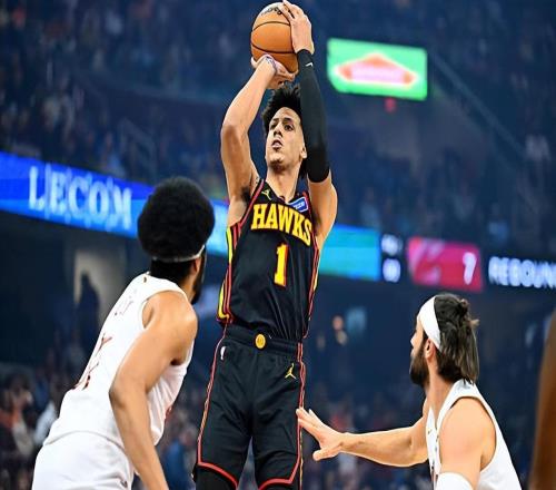 面對騎士打出災(zāi)難級表現(xiàn)！老鷹鋒線新星到了季后賽能保持水準嗎