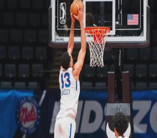 17歲賺了一百萬美元，25歲被CBA裁員