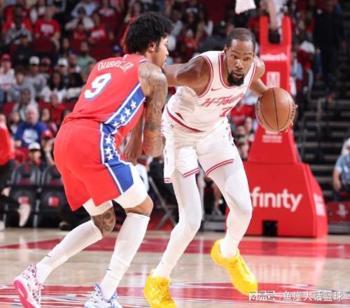 火箭拒逆转！杜兰特29+7创纪录，马克西23+5探花尽力，申京也拉胯