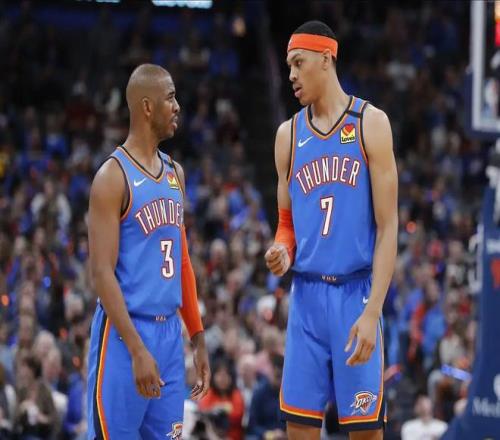 17歲賺了一百萬美元，25歲被CBA裁員