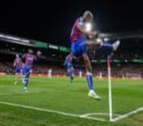 Mateta憋了3個(gè)月憋出大招，佛羅倫薩被踢到懷疑人生