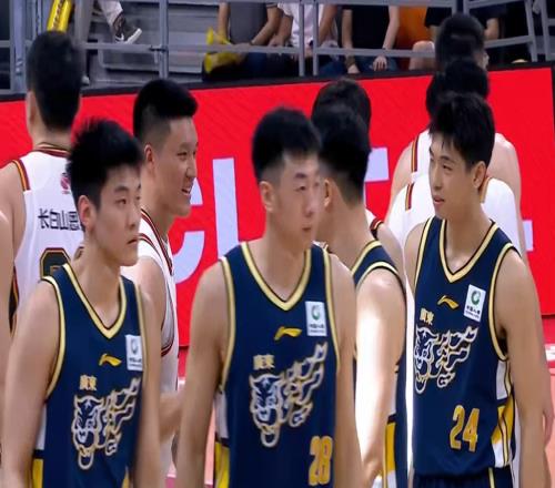 CBA瘋狂一夜：上海18連勝，廣東+北京造慘案，廣廈逆轉(zhuǎn)，排名如下