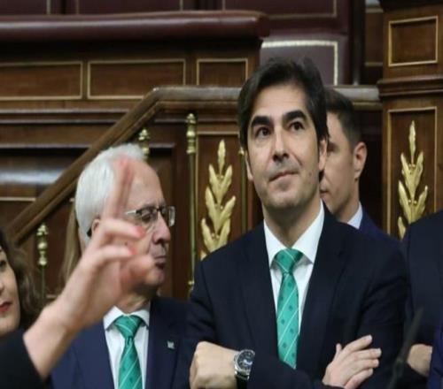 晉級世界杯后留在國內(nèi)參與慶祝，貝蒂斯主席表示要罰巴坎布