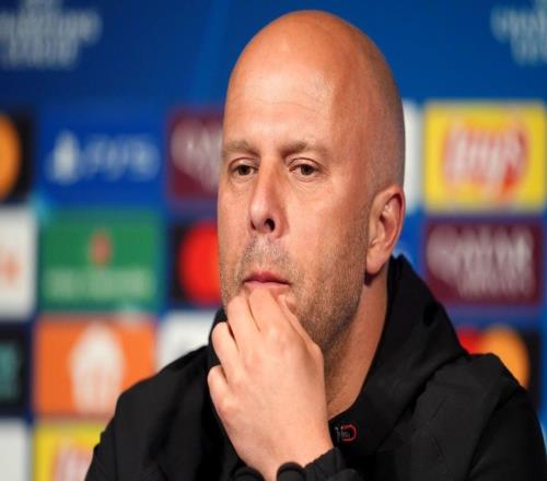 利物浦連崩兩場后，斯洛特放話：董事會沒甩鍋，球迷還在唱