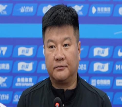 李金羽：這周訓(xùn)練很不錯(cuò)，客場(chǎng)比賽不好打，要保持專(zhuān)注度