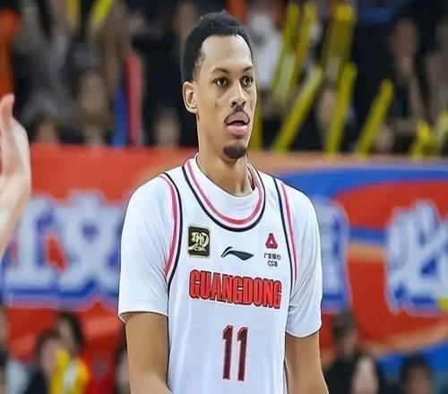 當(dāng)場(chǎng)開(kāi)除！官宣解約外援貝茲利，內(nèi)訌太嚴(yán)重，送對(duì)手17連勝！