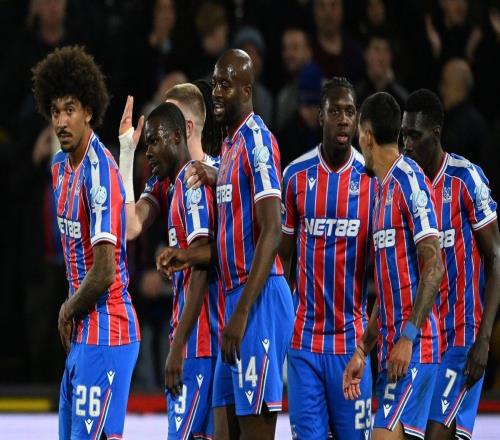 Mateta新年首球+30血洗紫百合，德赫亞被自家球迷"圍攻"