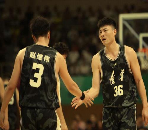 遼籃雙加時(shí)苦戰(zhàn)無(wú)功而返！隊(duì)長(zhǎng)貢獻(xiàn)準(zhǔn)三雙盡力了，雖敗猶榮！