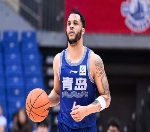 不容易，青島男籃雙加時(shí)險(xiǎn)勝遼籃，韋瑟斯龐關(guān)鍵時(shí)刻被劉維偉棄用
