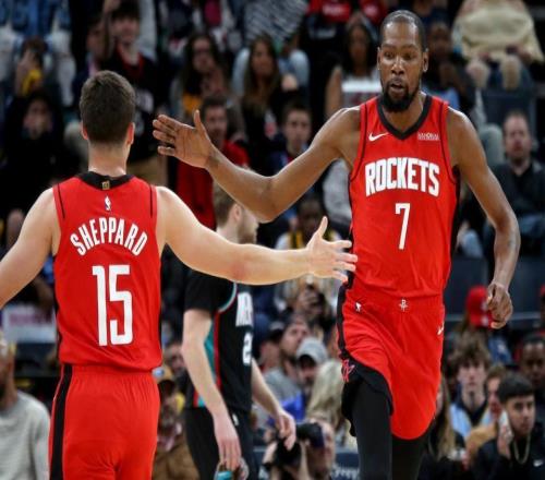 NBA“最水MVP”3年僅打96場比賽，拿了2.99億合同就“擺爛”