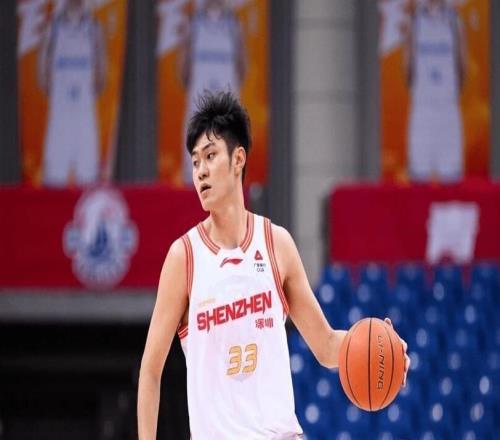 唉！CBA“神射手”，近5場(chǎng)比賽，4場(chǎng)得0分，網(wǎng)友：600萬(wàn)打水漂了