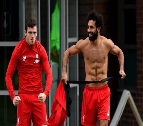 薩拉赫致敬羅伯遜：你會(huì)以傳奇身份離開，很榮幸和你做隊(duì)友