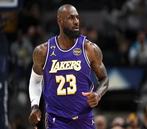 湖人16分大勝勇士！老詹轟26+8+11，艾頓創(chuàng)紀(jì)錄，肯納德太香了