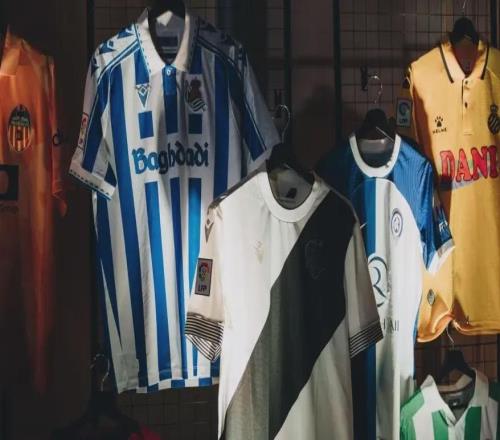 西甲整活復(fù)古周末，皇馬巴薩直接掀桌