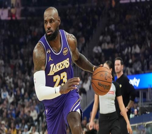 庫里輪休，勇士41套首發(fā)陣容被湖人打穿