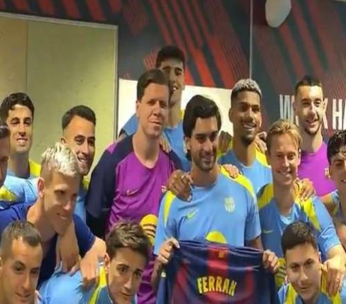 在對陣西班牙人賽前，費蘭托雷斯領取200場紀念球衣