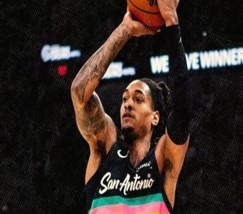 達(dá)到評獎標(biāo)準(zhǔn)！文班復(fù)出40+13+5，馬刺139120輕取獨行俠