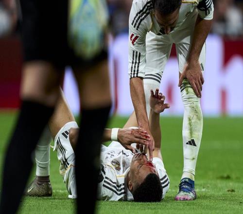 姆巴佩2次倒地未獲點！伯納烏球迷狂噓+高喊腐敗，皇馬官方：丑聞