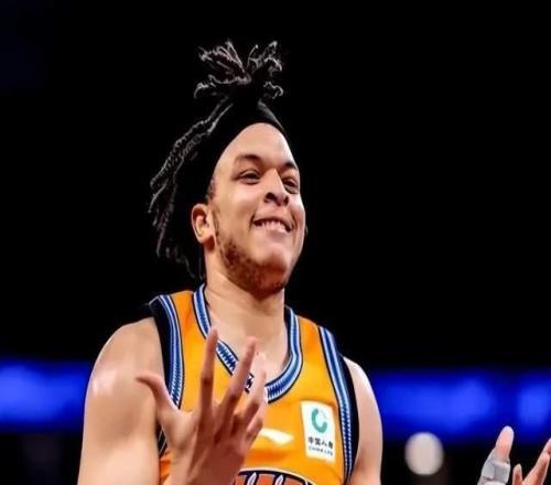 領頭羊麻煩了！核心外援遭遇重傷，盧偉說出真相，想沖總冠軍難了