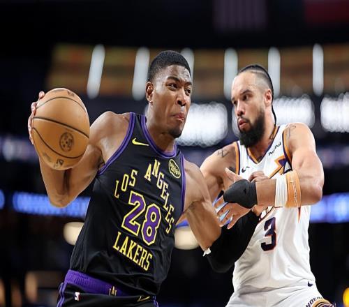 出手次數(shù)還是不多！湖人到現(xiàn)在還沒搞懂鋒線大將的正確使用方式