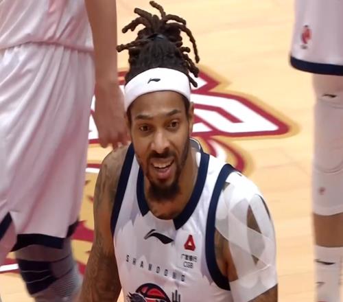 山東男籃慘敗浙江，在三分雨中徹底迷失，兩大首發(fā)外援合砍14分