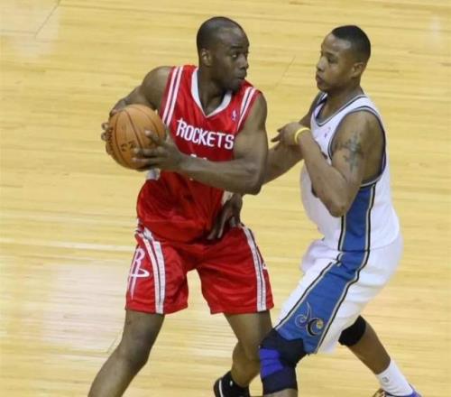 還記得他嗎火箭“神鳥”蘭德里，3年被打掉7顆牙齒