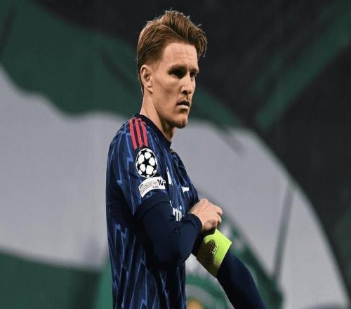 厄德高：在客場旅途隊內飛行棋賽中，我和哈弗茨暫時領先