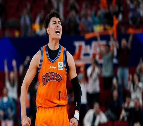 铭记场面上海男篮主场20连胜创纪录险胜福建取常规赛18连胜