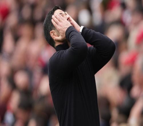 阿森納3年?duì)幑趬舯灰蝗蛐眩喊柼厮偱屏耍瑳]有灰色地帶