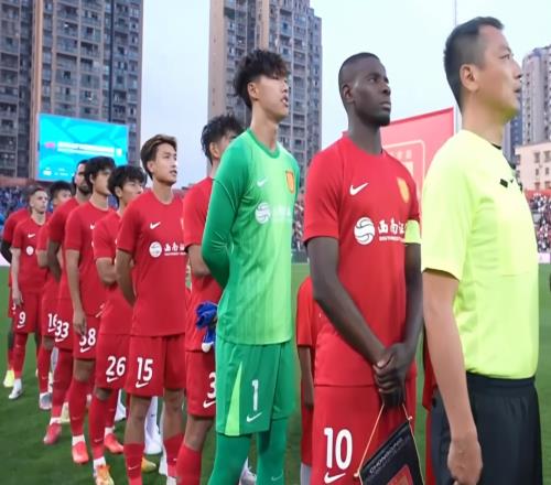 少打1人21！重慶激活申花棄將，5輪不敗11分，反超蓉城登頂中超