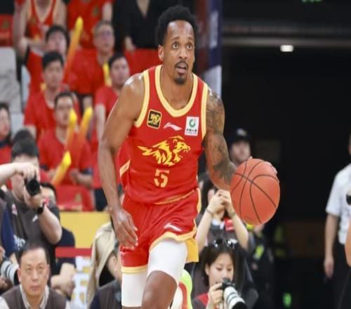 CBA最新排名，上海第1，廣廈第2，三支球隊(duì)競(jìng)爭(zhēng)前4