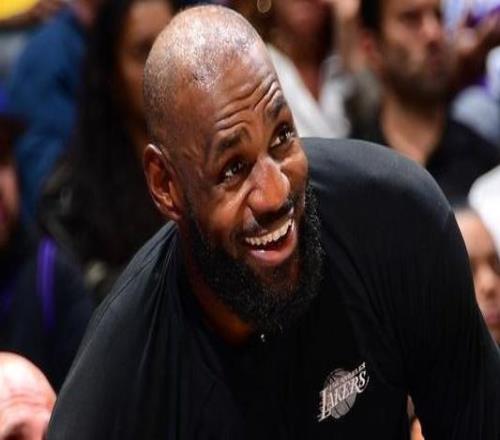 詹姆斯：我又回到了曾經(jīng)最熟悉的角色會(huì)盡全力幫球隊(duì)保持競(jìng)爭(zhēng)力