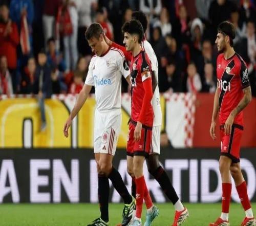 馬卡：AZP右側內收肌輕微撕裂，預計將缺席本月余下比賽