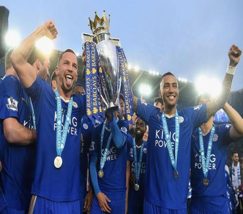 萊斯特城15000奇跡后，24萬人涌上街頭