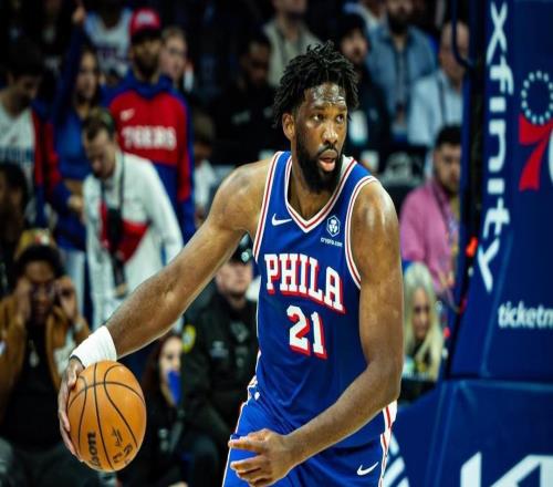 年薪5500萬，又一次受傷倒下！從MVP跌落神壇，你很難拿總冠軍了