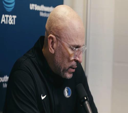 基德：文班是世界上最好的球员，今晚我们没能阻挡他的脚步