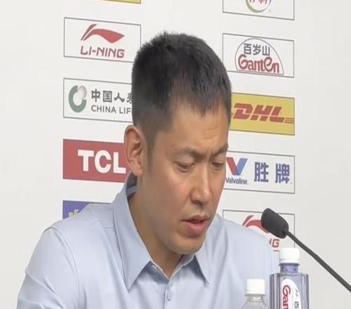 張慶鵬：球員壓力過大導致太急躁，后邊的比賽大家要挺胸昂頭